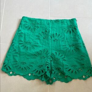 Zara High Waist Women’s Green Eyelet Scallop Hem Shorts